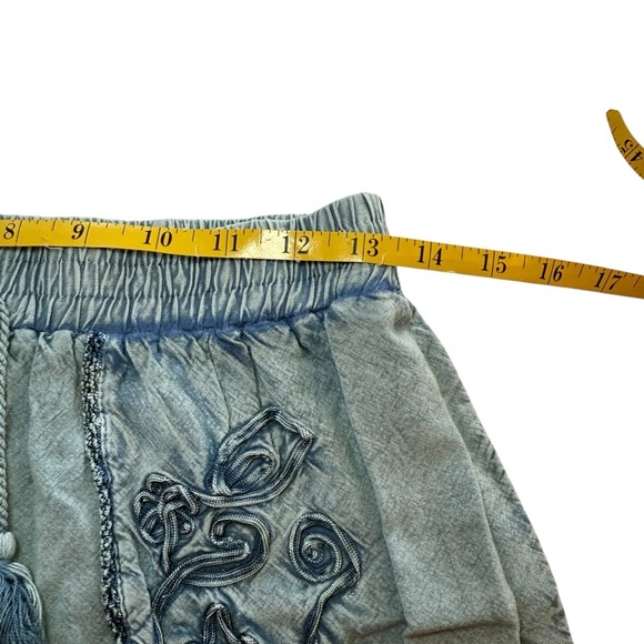 Earthbound Trading Co Chambray 3D Embroidered Shorts Lightweight Boho Small - Picture 6 of 11